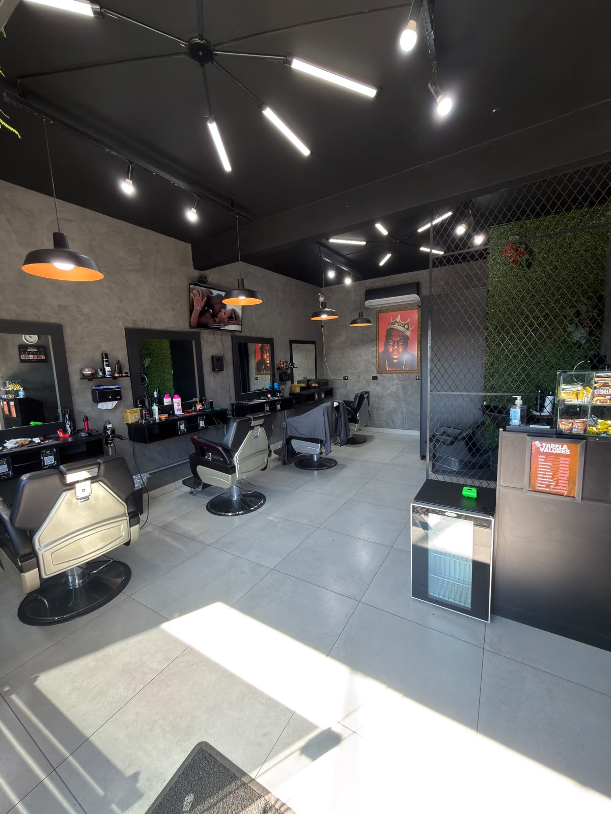 Interior da Barbearia Ramos